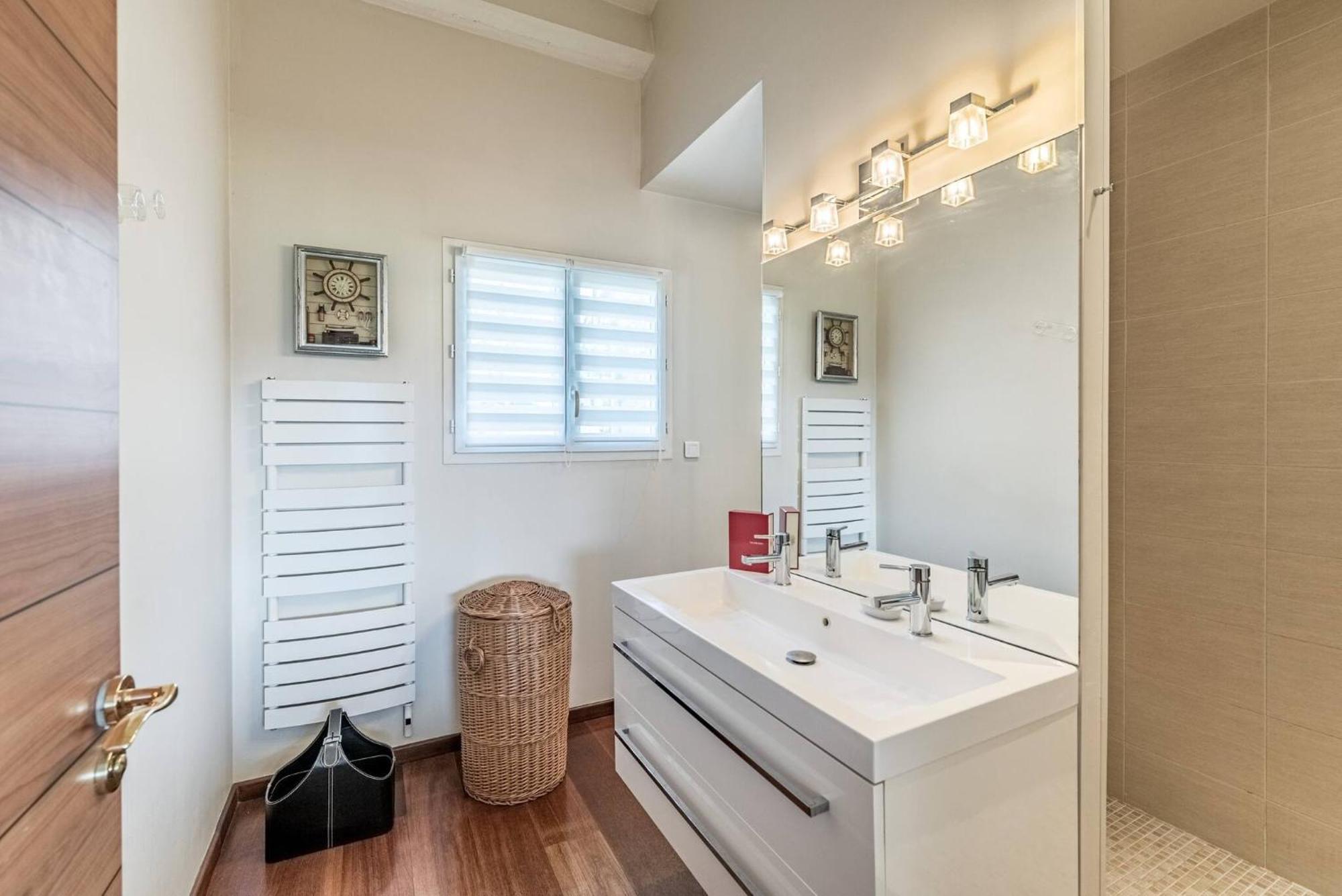 Diane By Terrys Homes * Cannes