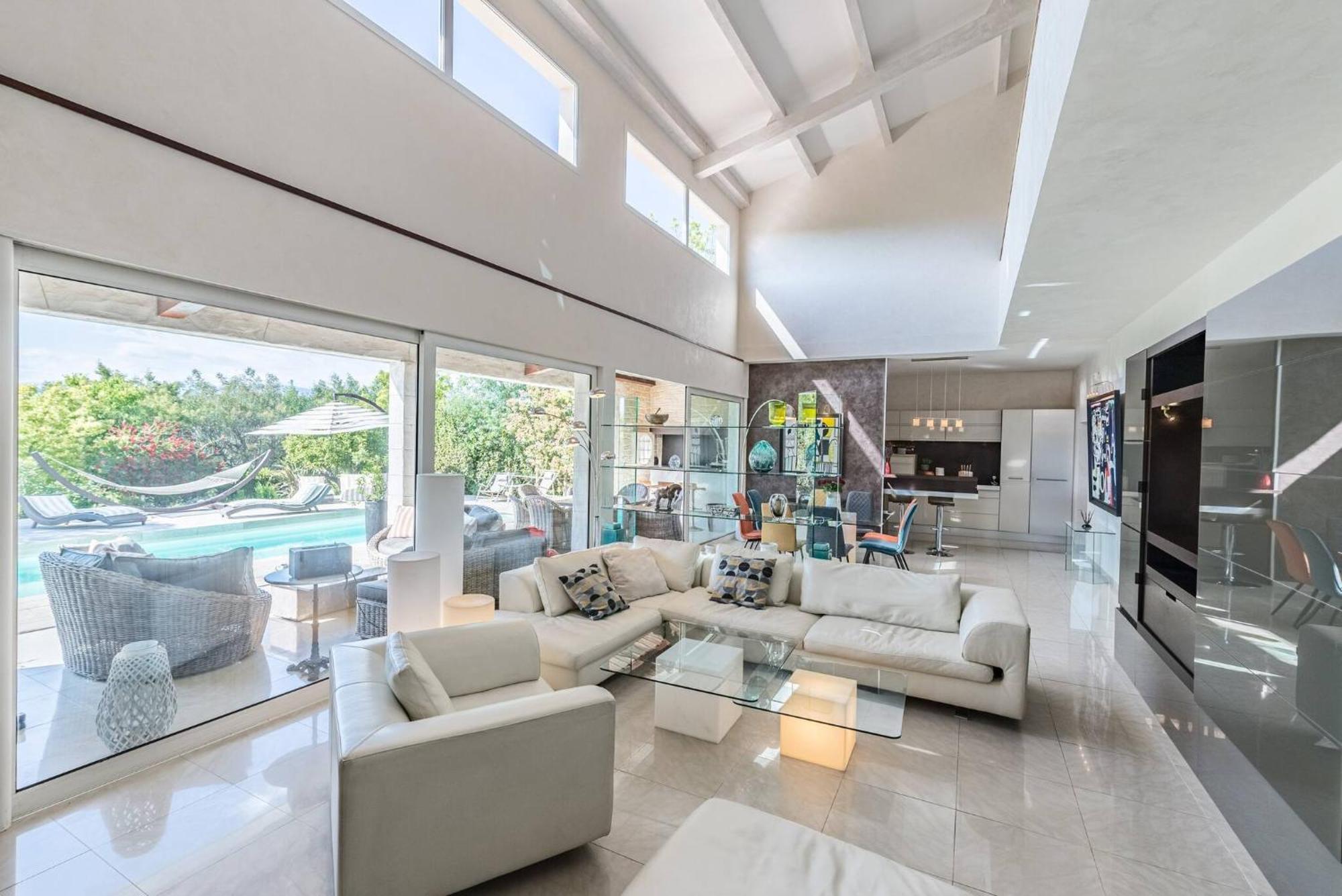 Diane By Terrys Homes * Cannes